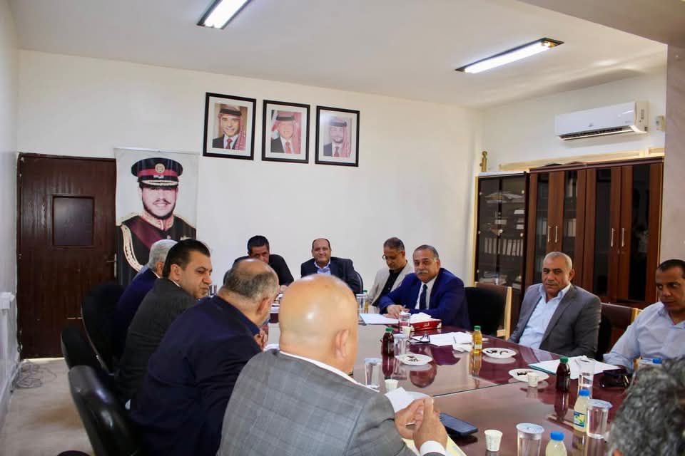 Madar Al-Saa Images 0.005861190853451492