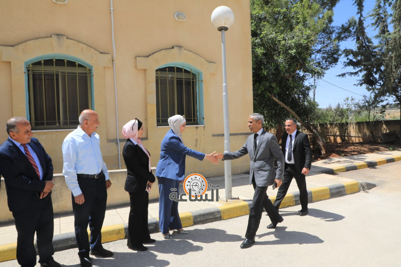 Madar Al-Saa Images 0.6894302688567476