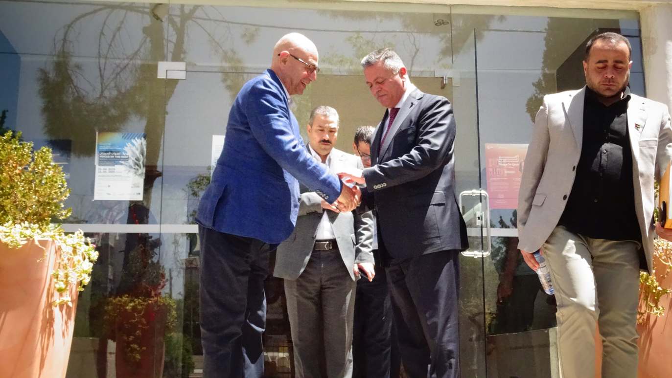 Madar Al-Saa Images 0.6655945842155911