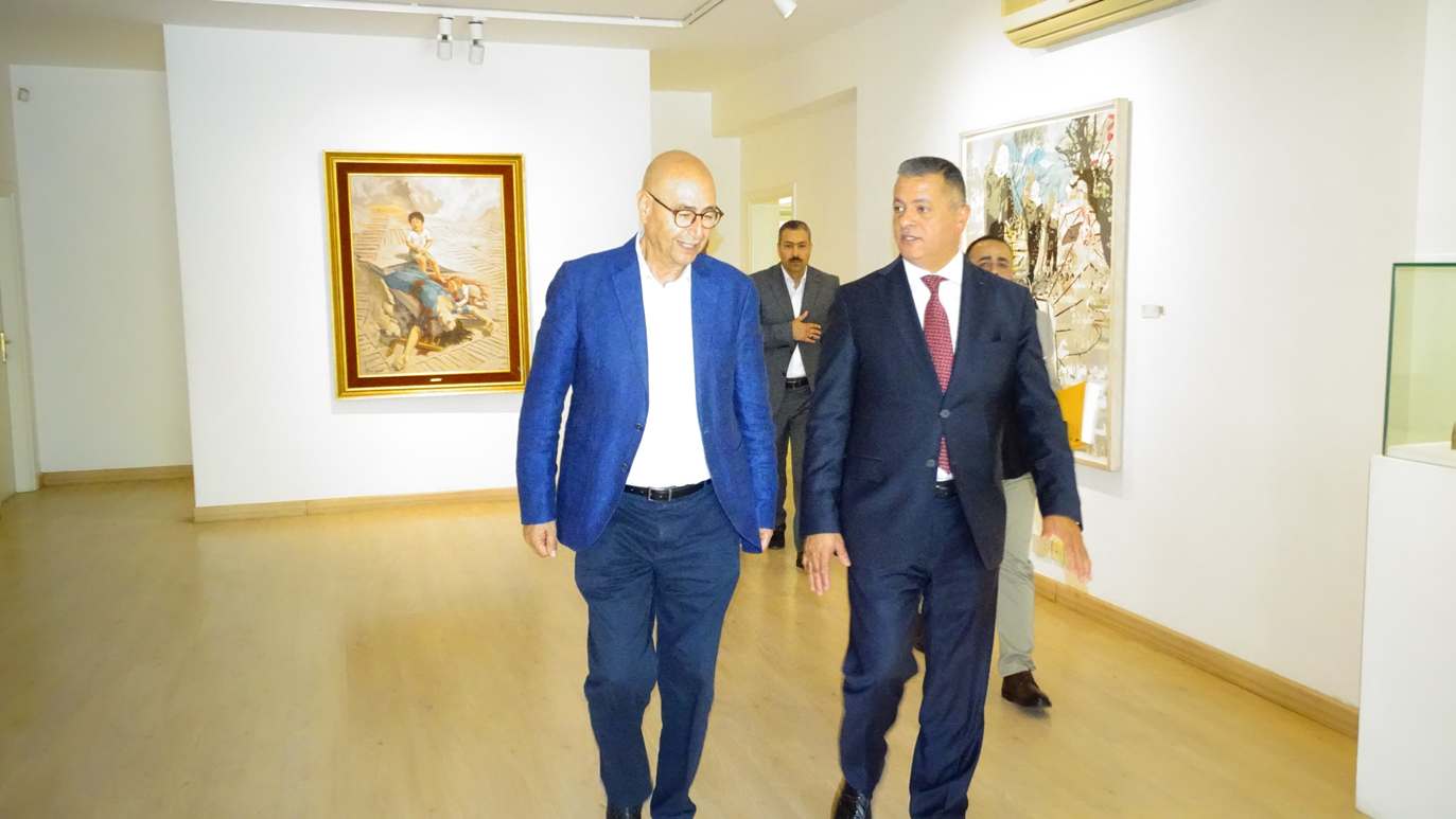 Madar Al-Saa Images 0.3295749474787142