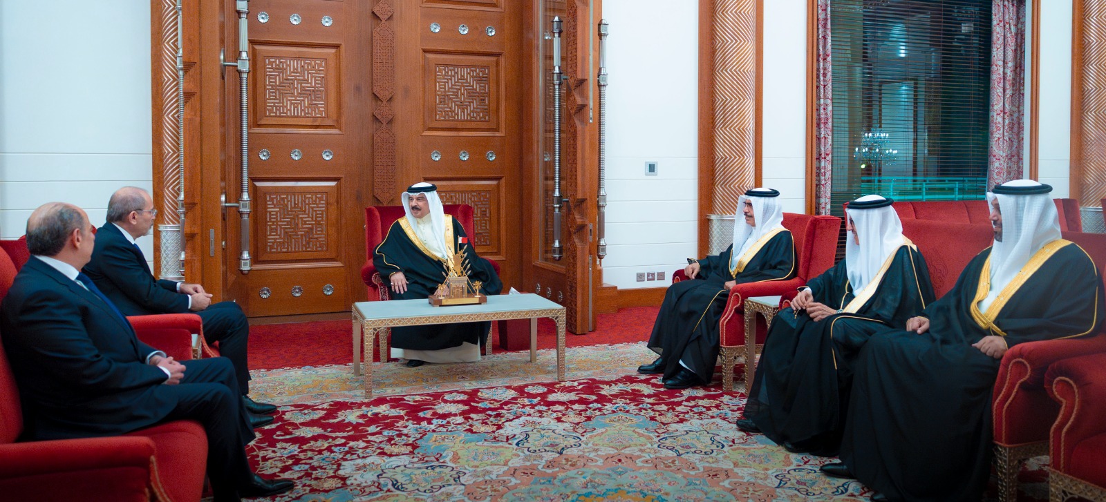 Madar Al-Saa Images 0.594862349924426