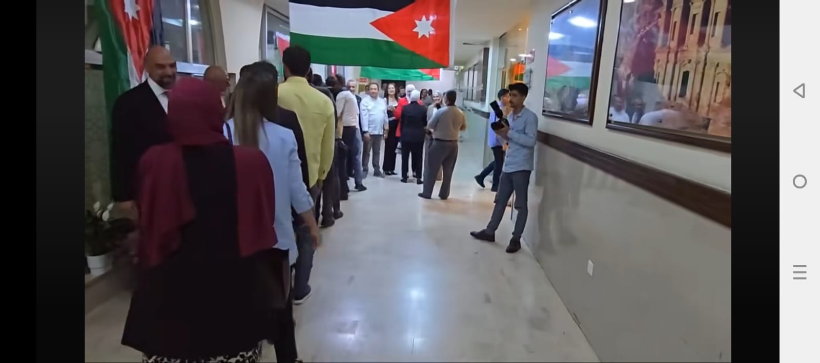 Madar Al-Saa Images 0.8382922535823065