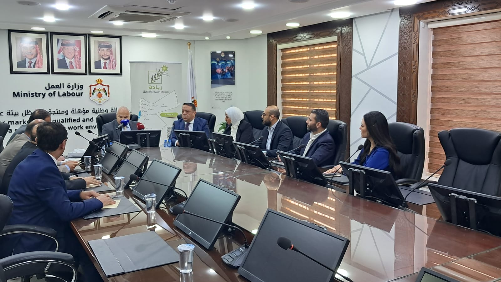 Madar Al-Saa Images 0.41872324295811936