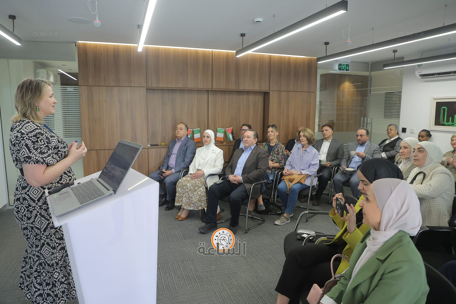 Madar Al-Saa Images 0.9234260560224432