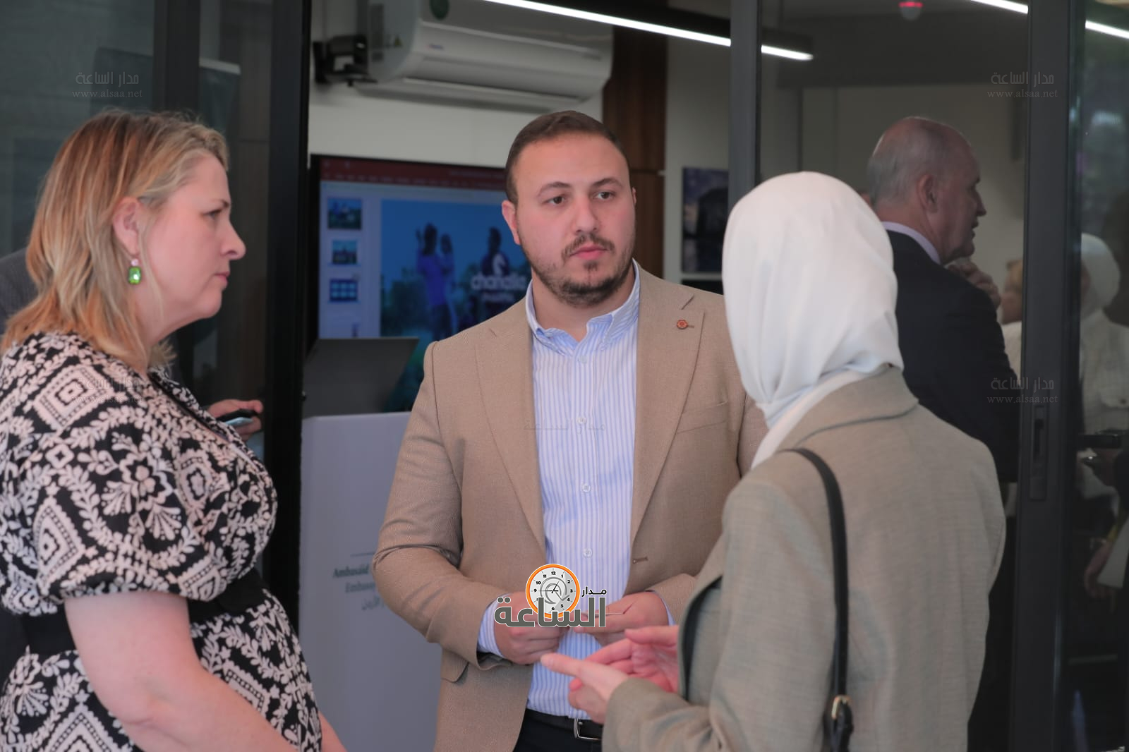 Madar Al-Saa Images 0.4243329008575346