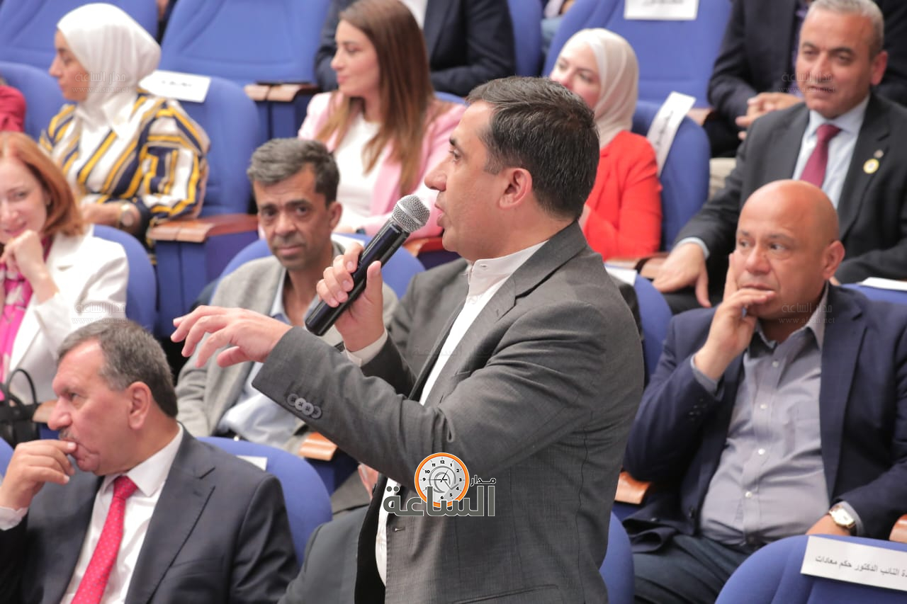 Madar Al-Saa Images 0.14443676189887078