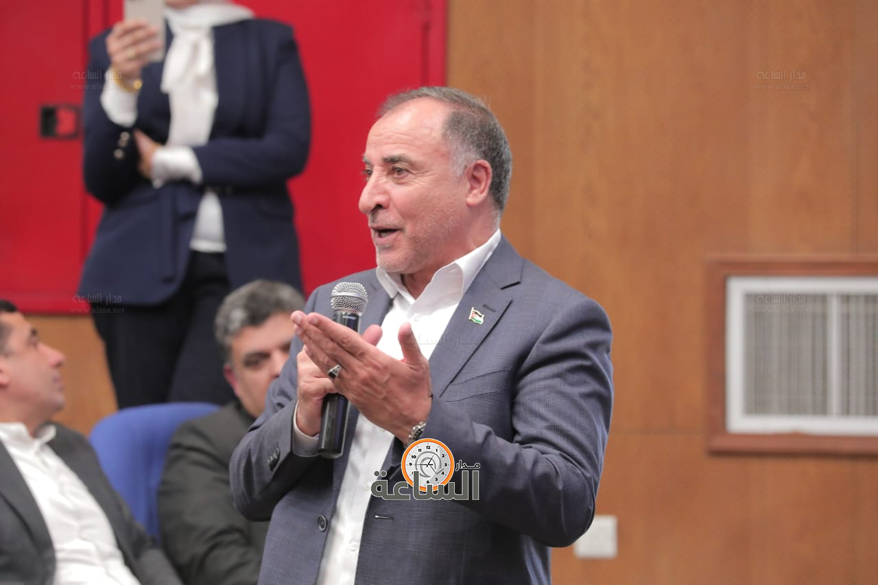 Madar Al-Saa Images 0.0019624058108306253