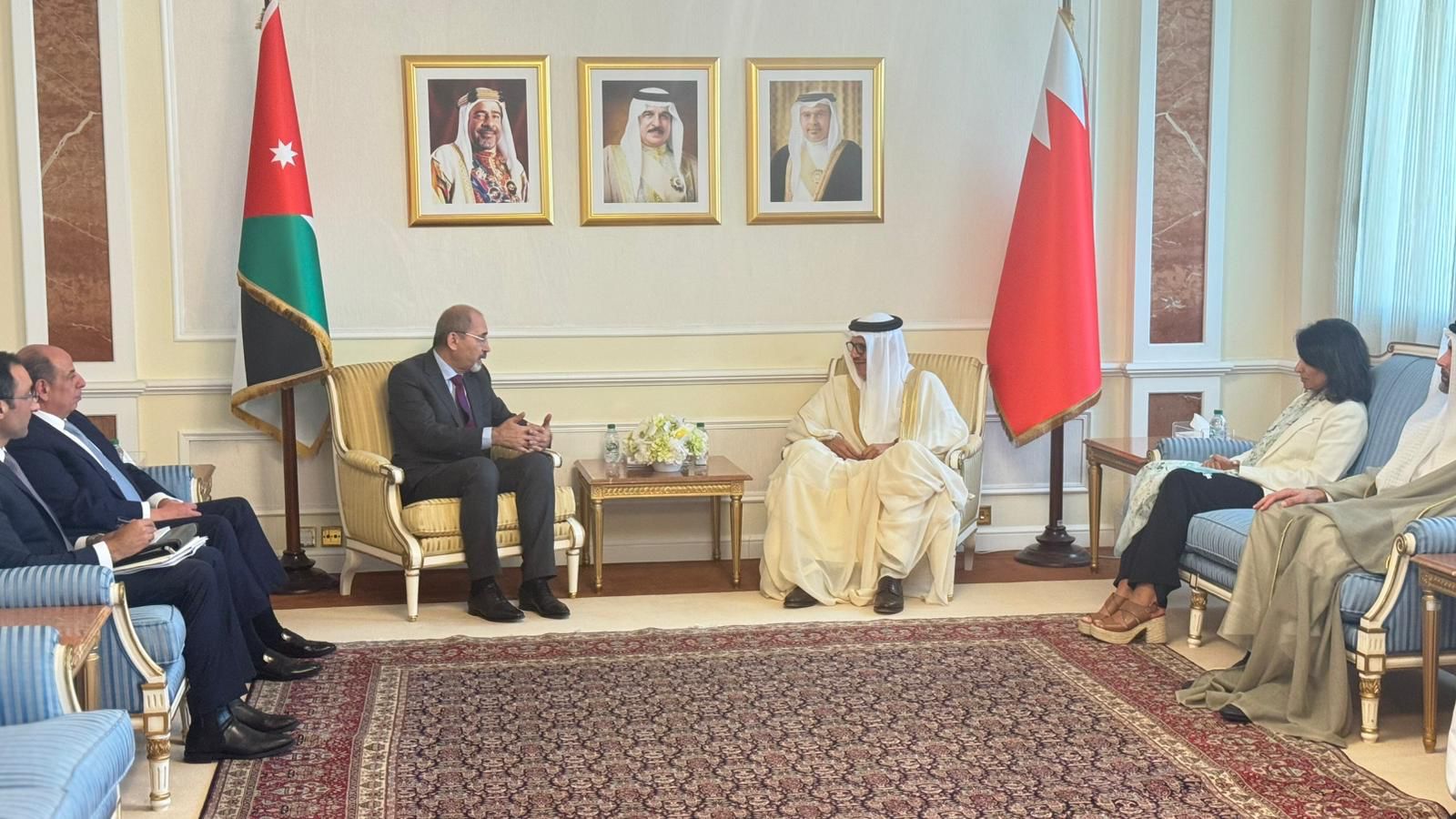 Madar Al-Saa Images 0.6848120618198554