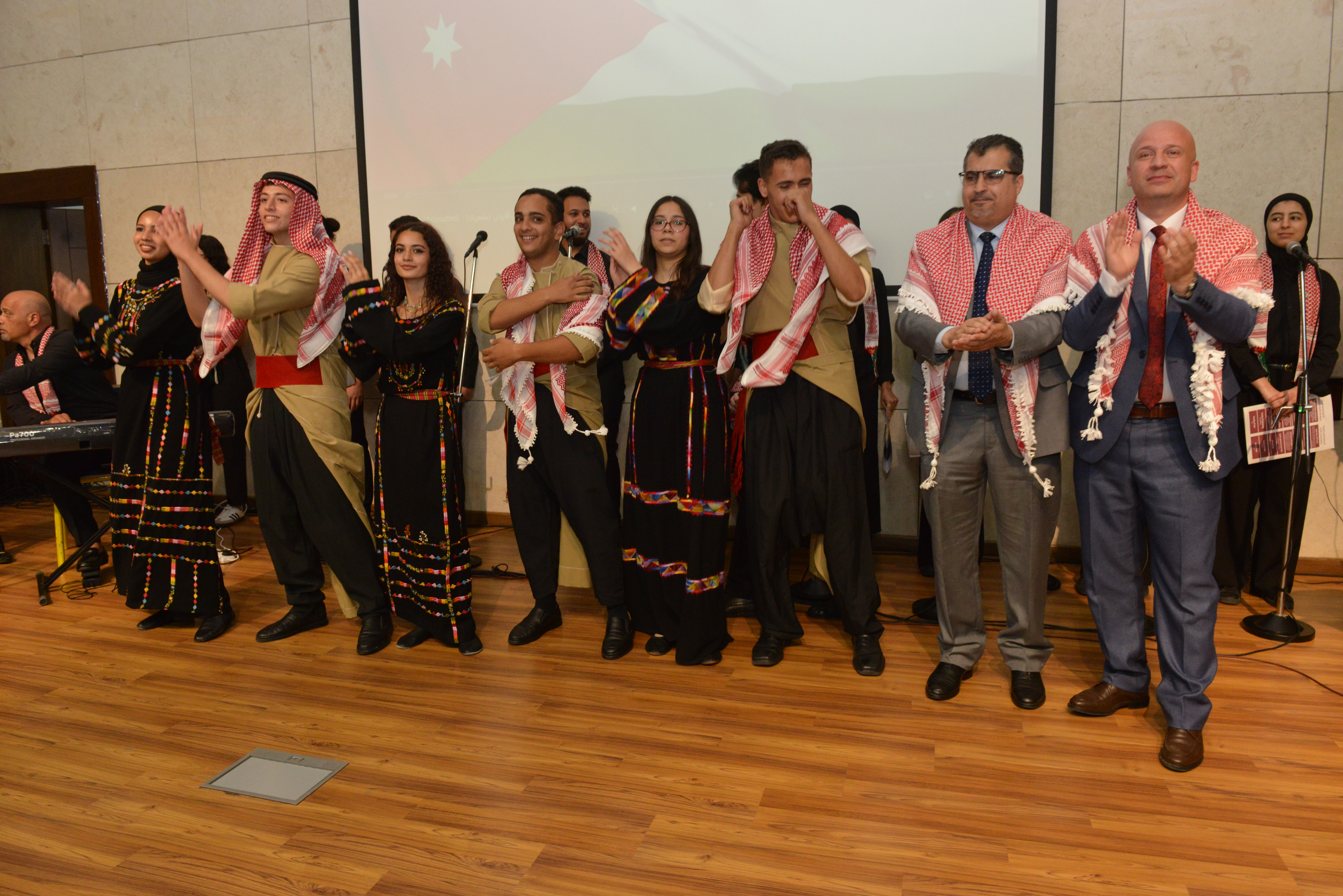 Madar Al-Saa Images 0.8686955991933144