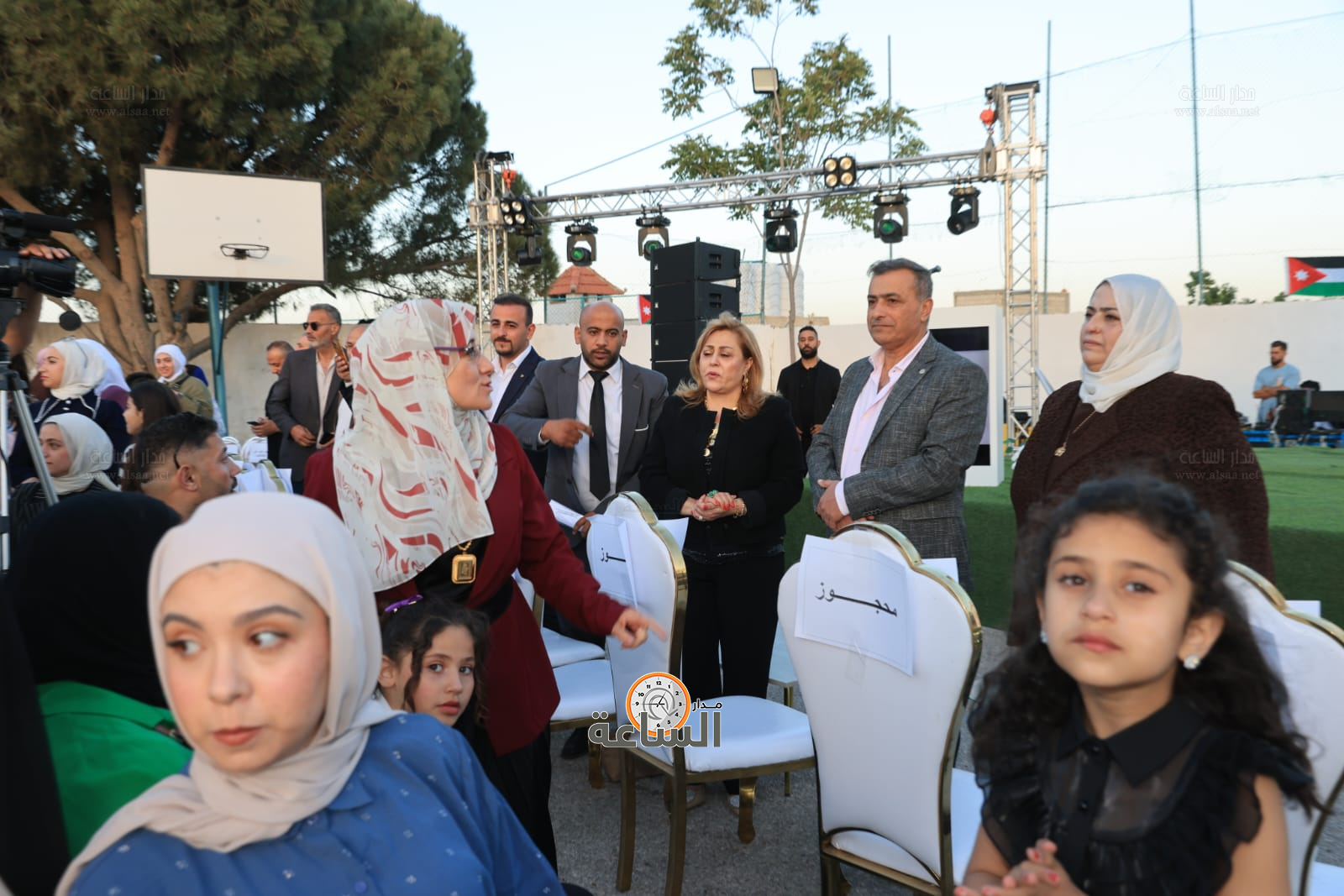 Madar Al-Saa Images 0.585183378788437