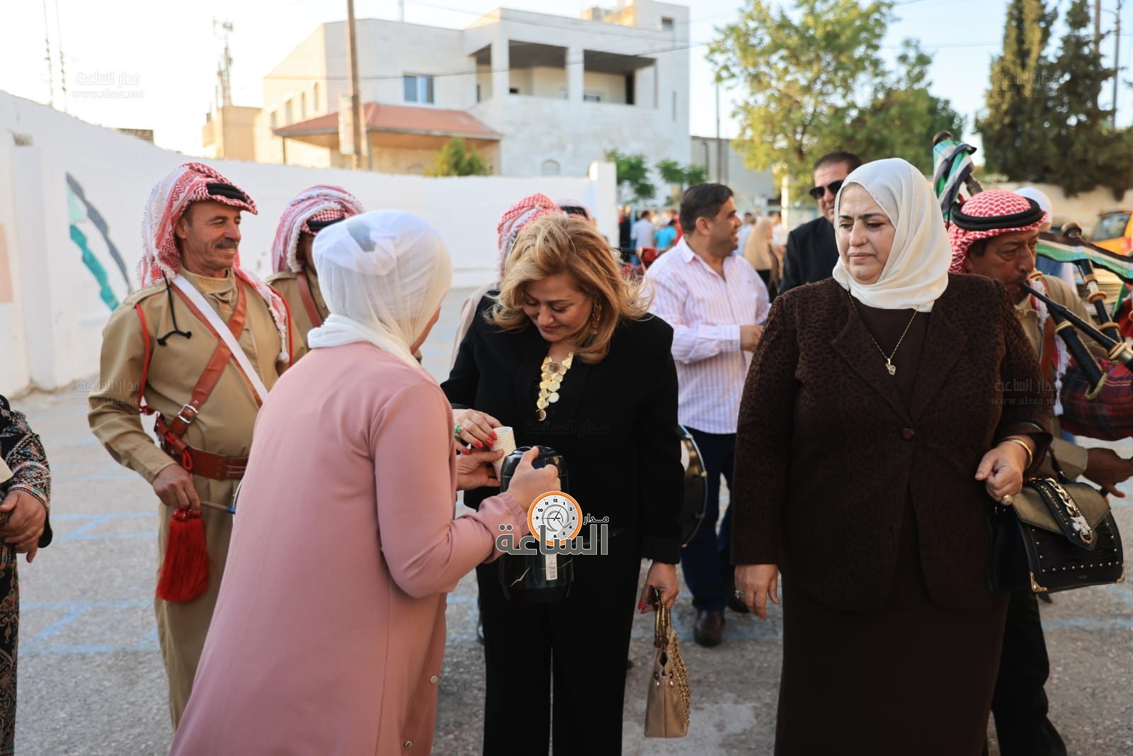 Madar Al-Saa Images 0.8725115335087026