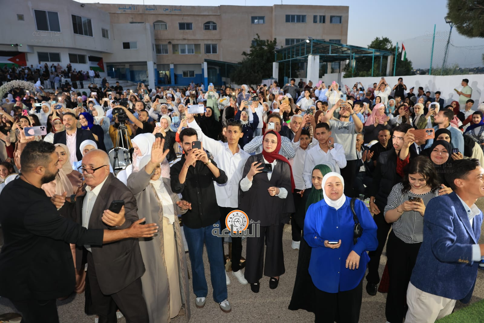 Madar Al-Saa Images 0.6567609685199806