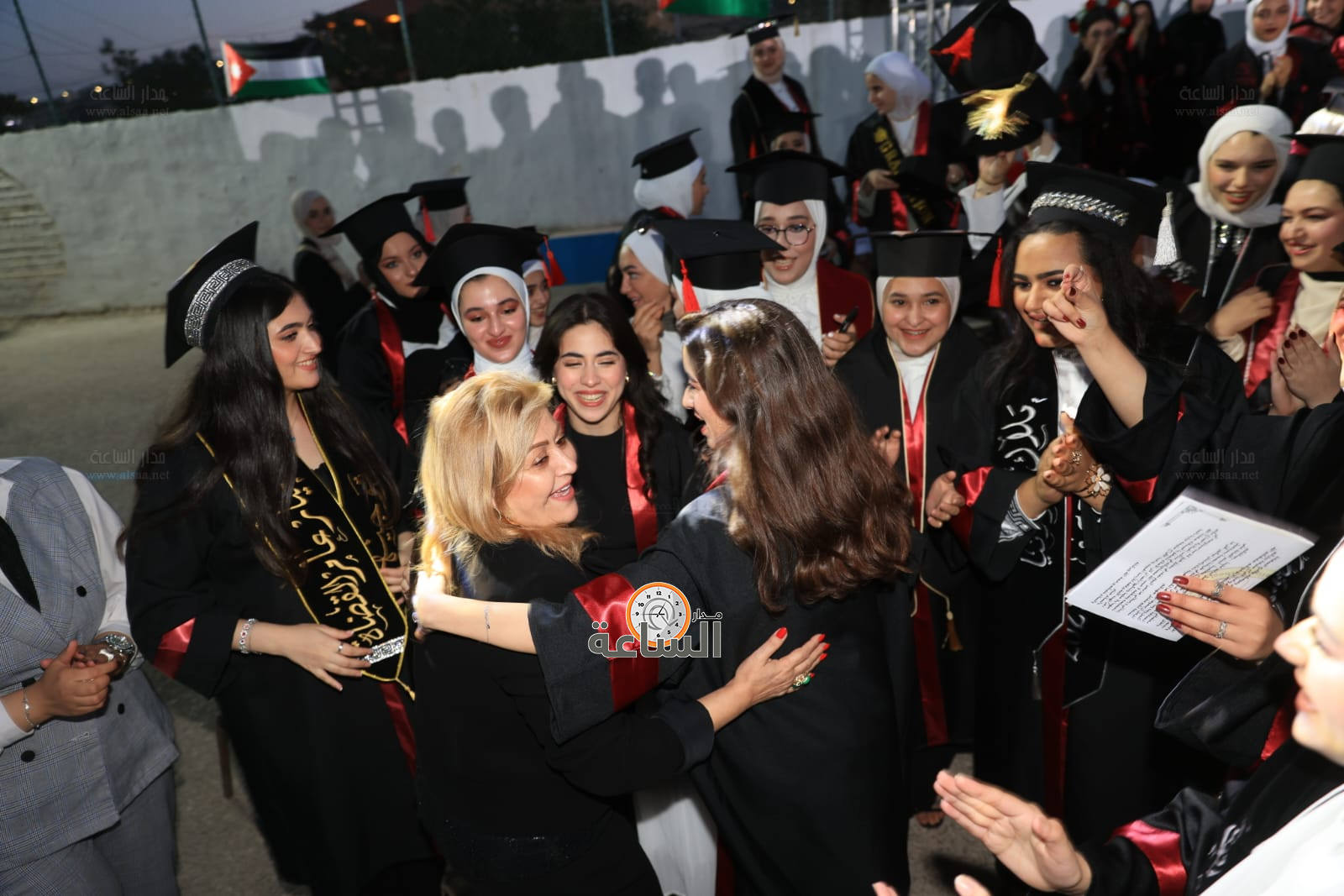 Madar Al-Saa Images 0.4154297387676731