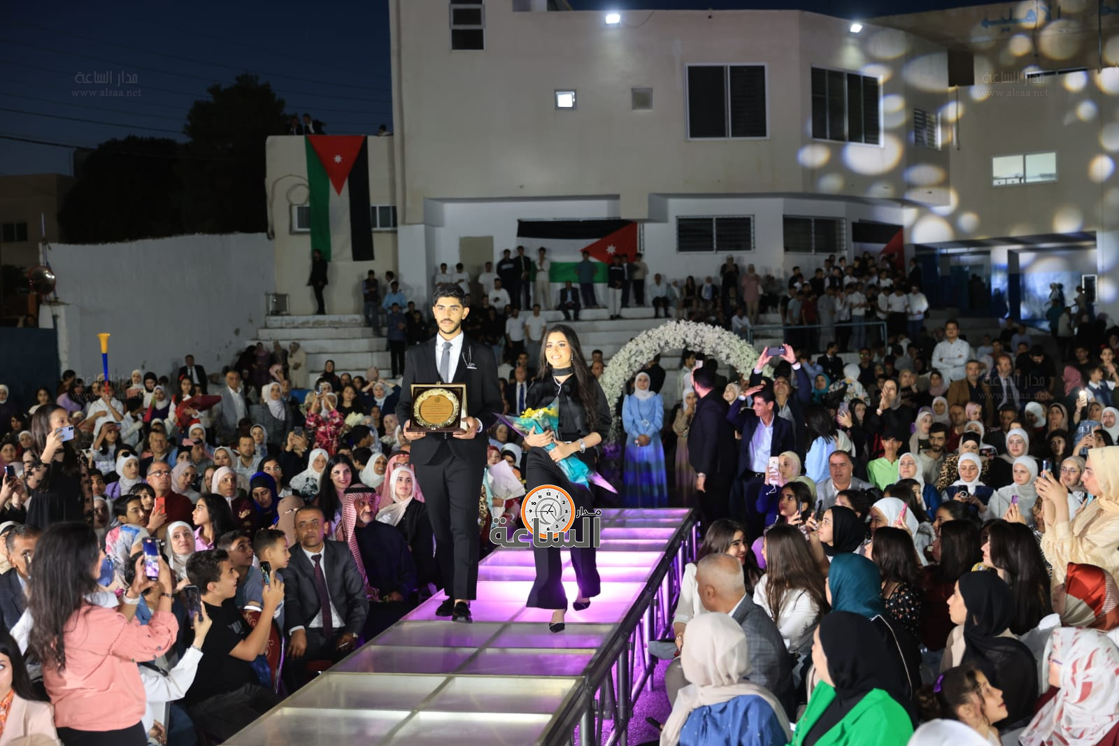 Madar Al-Saa Images 0.8435540661611672