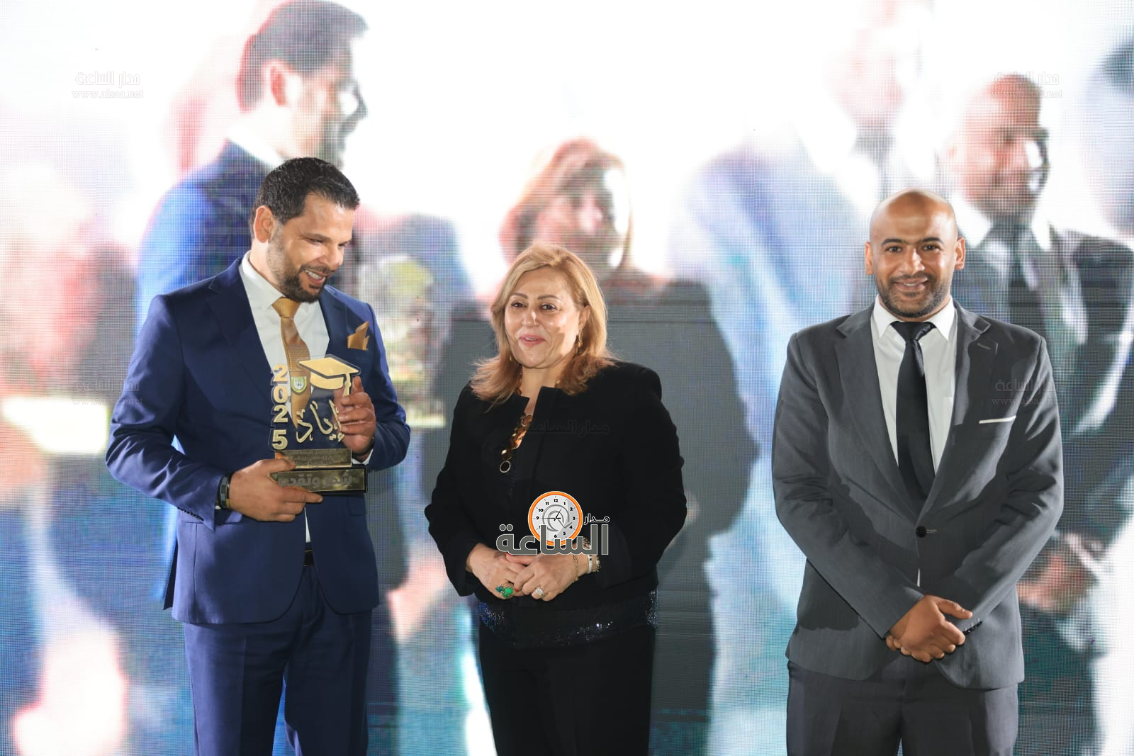 Madar Al-Saa Images 0.811588014493648