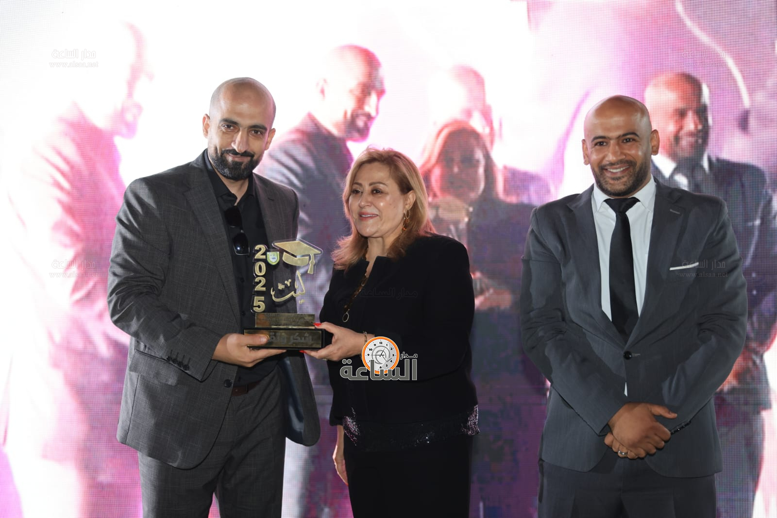 Madar Al-Saa Images 0.6371147359150593