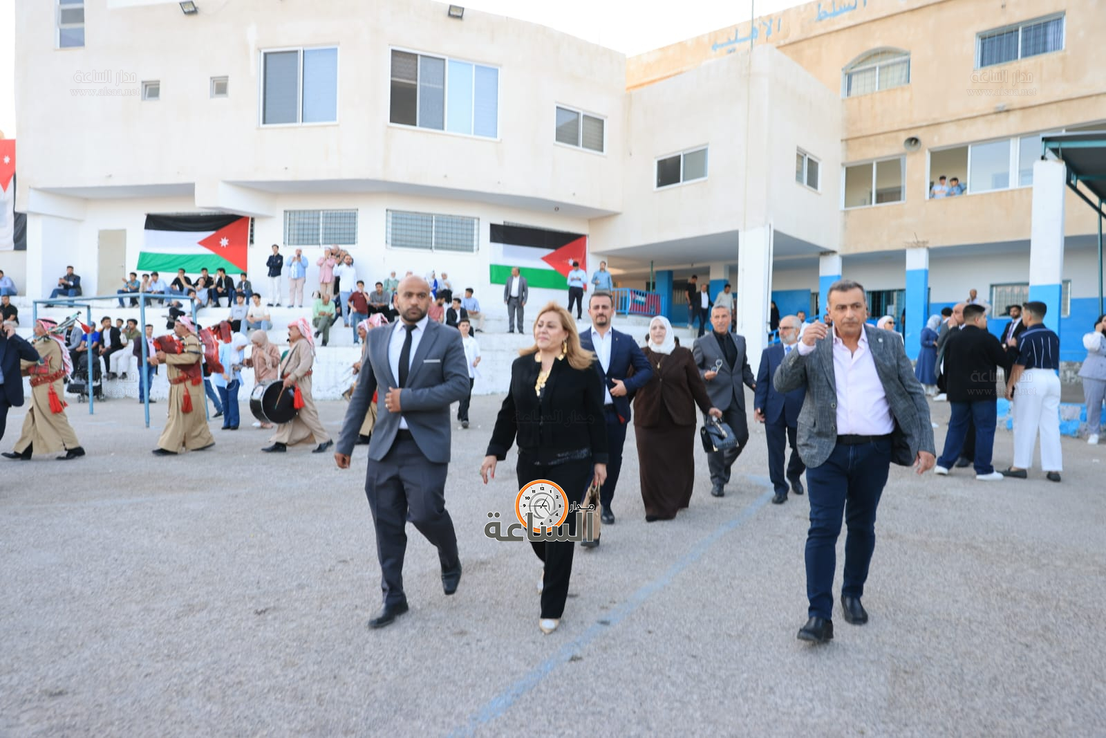 Madar Al-Saa Images 0.45656651462796927