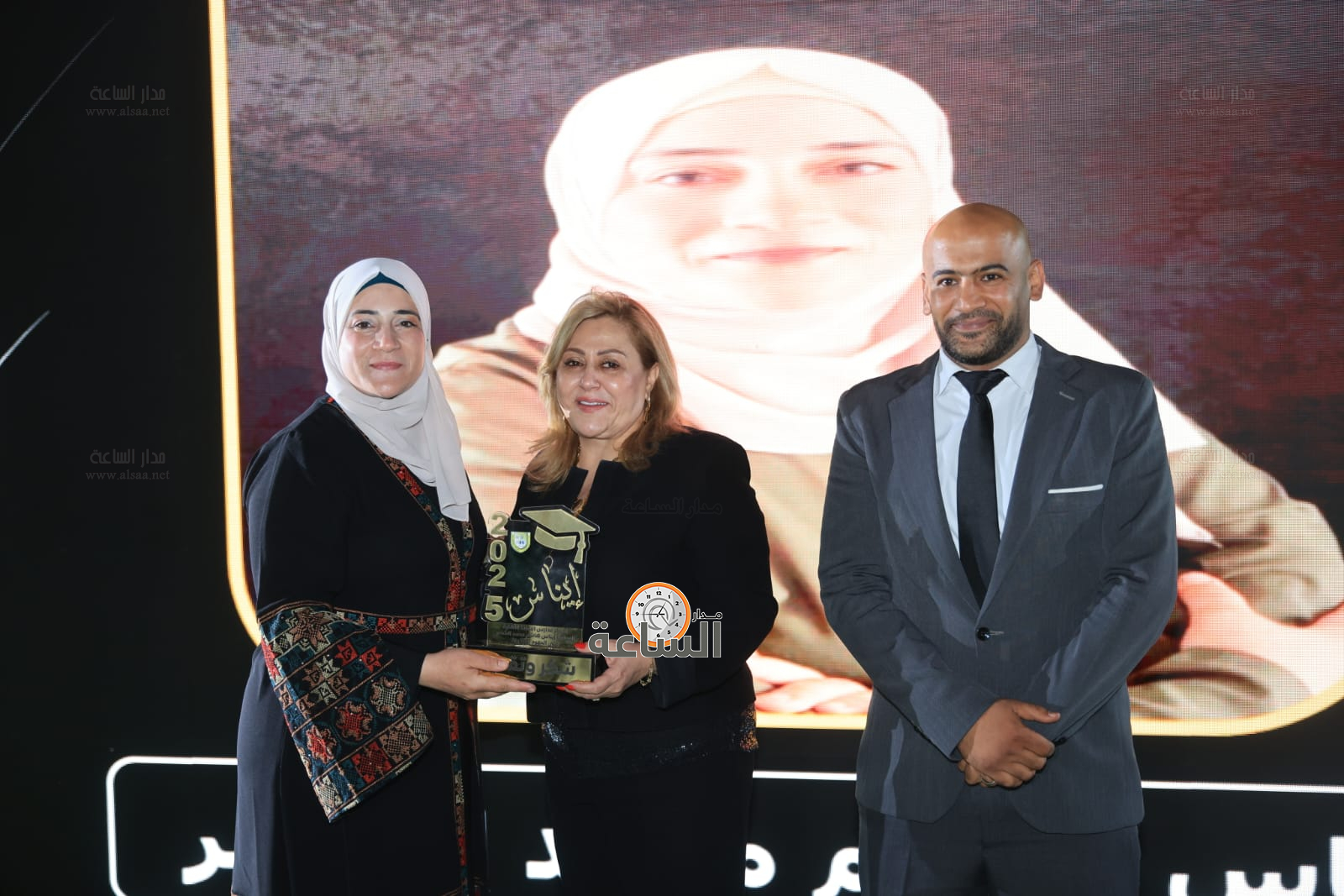 Madar Al-Saa Images 0.7196603959977801