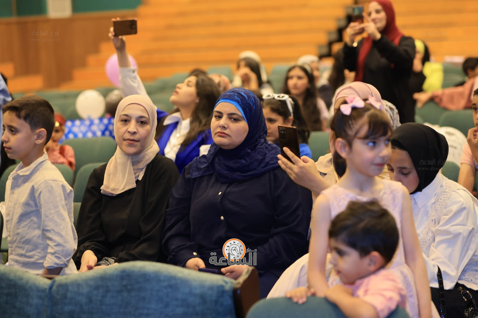 Madar Al-Saa Images 0.042896876887310365