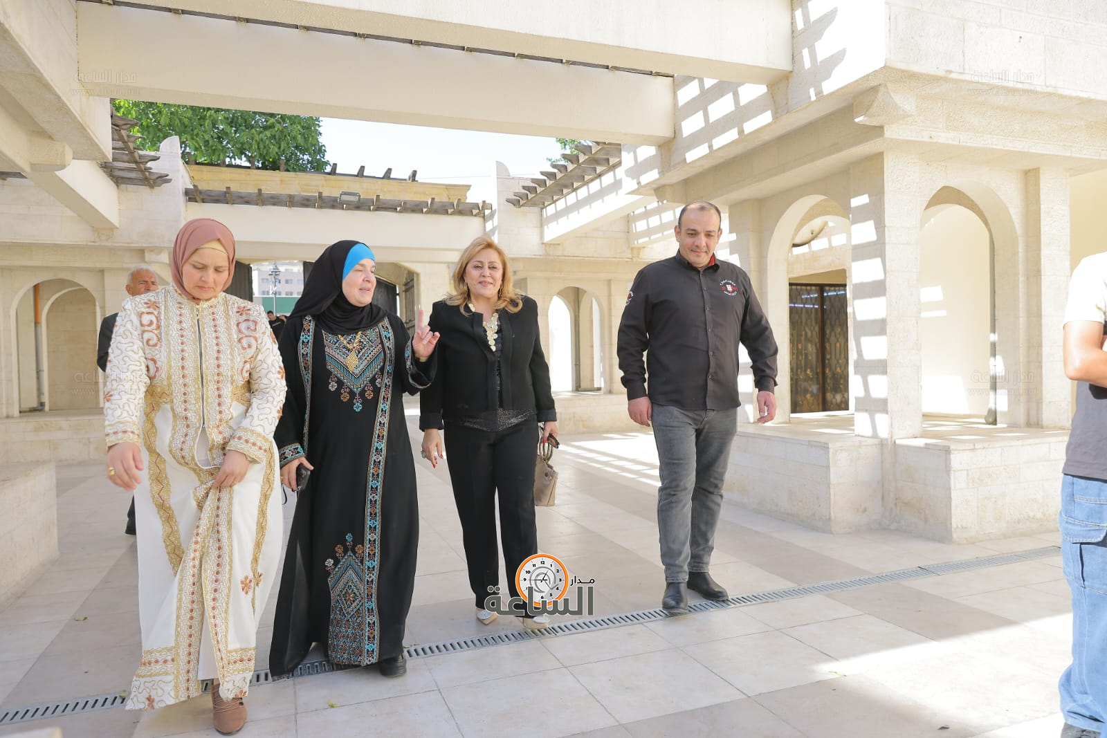 Madar Al-Saa Images 0.8465499491439574