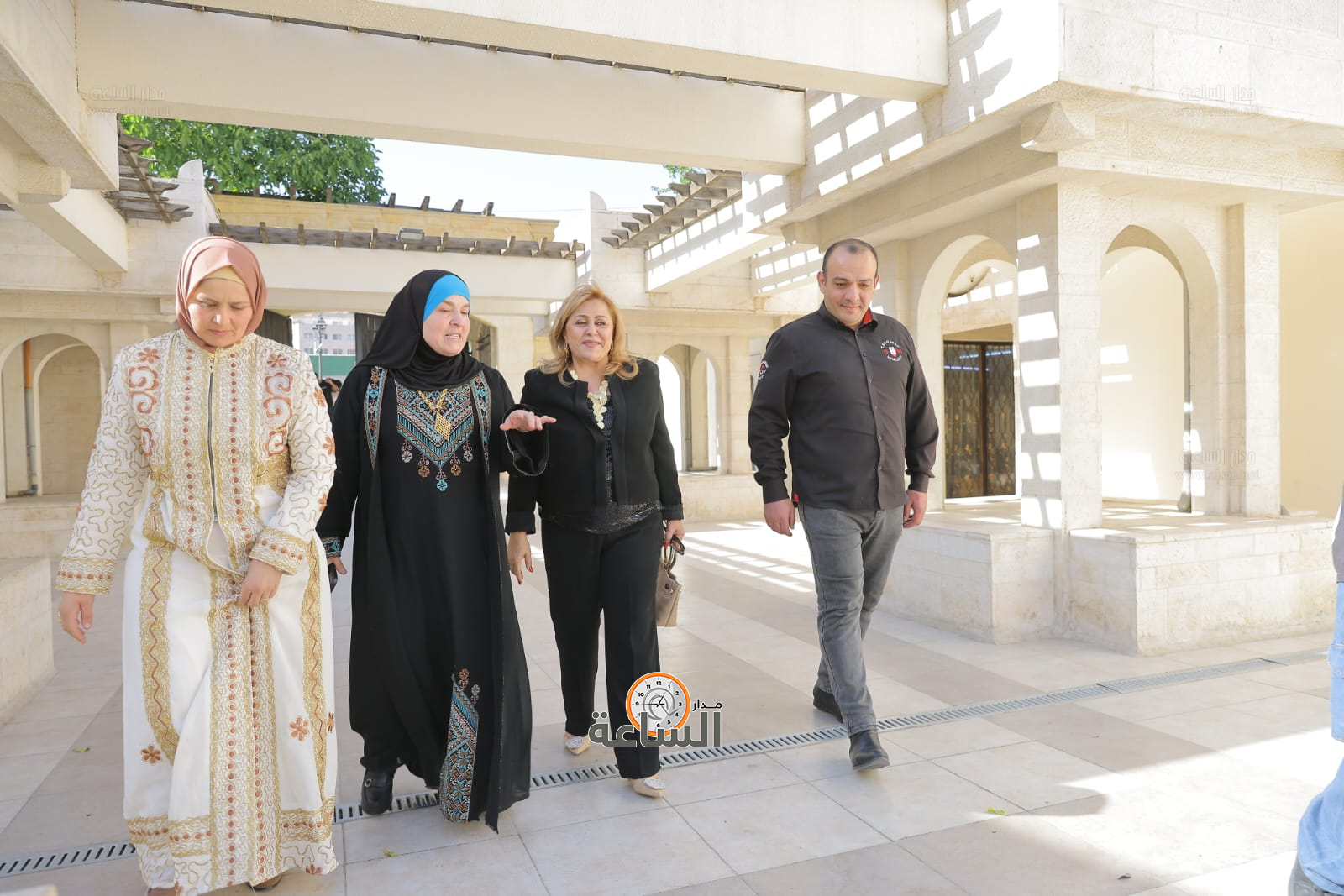 Madar Al-Saa Images 0.9862695642670589