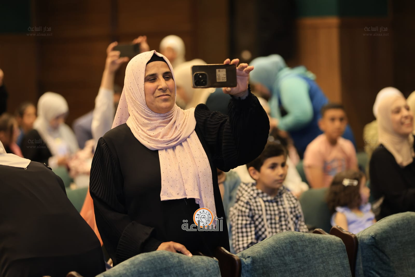 Madar Al-Saa Images 0.22187490451144087