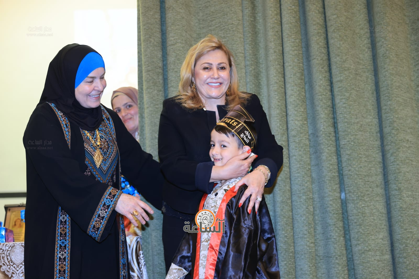 Madar Al-Saa Images 0.9258728135581609