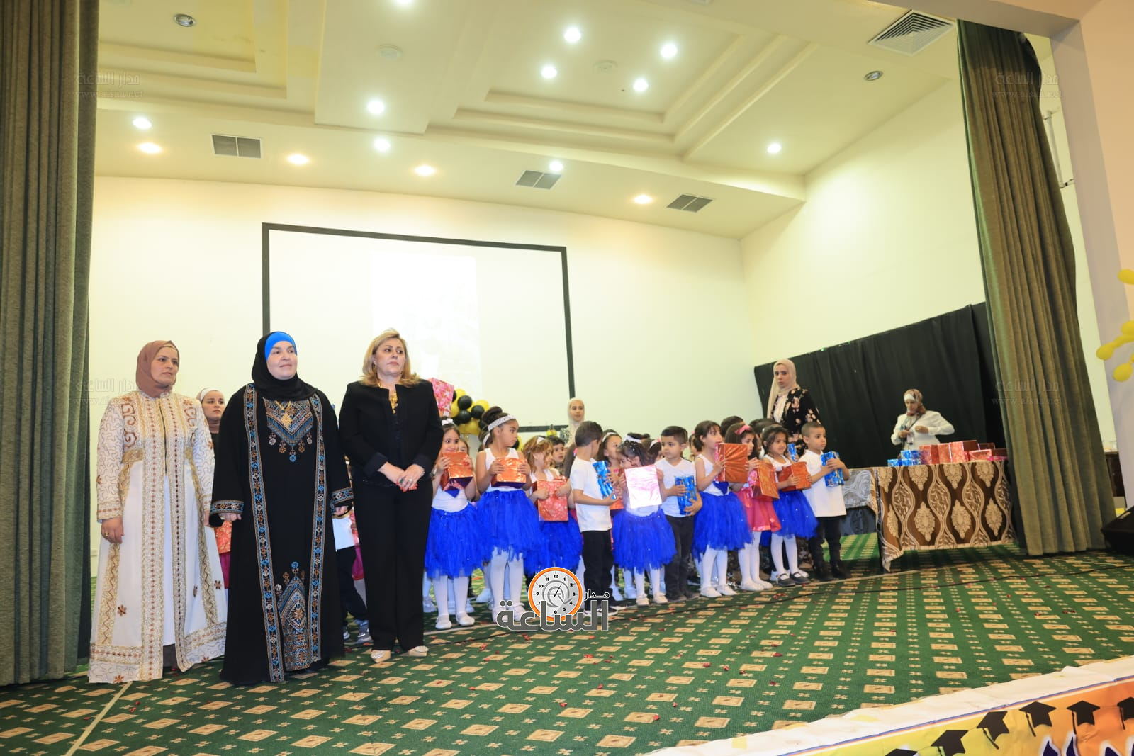 Madar Al-Saa Images 0.15677692811456012