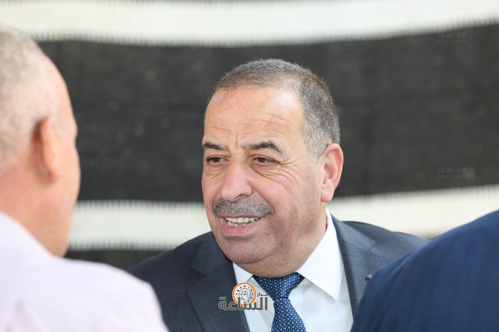 Madar Al-Saa Images 0.4225756681674874