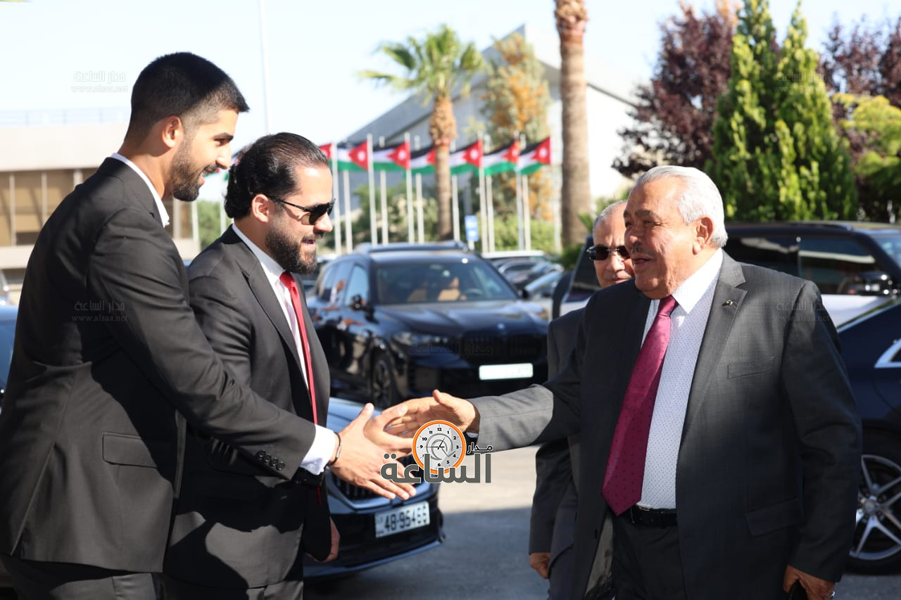 Madar Al-Saa Images 0.729001143679961