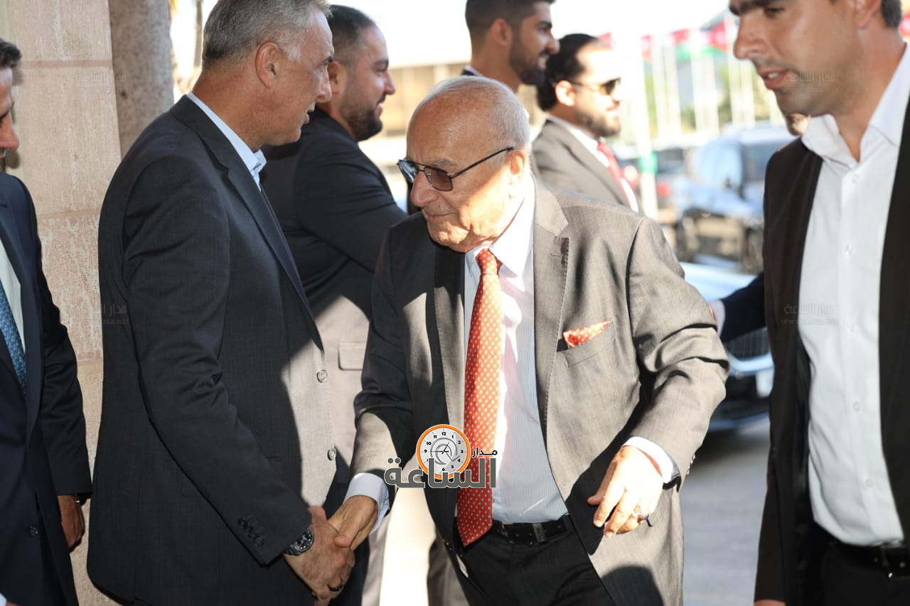 Madar Al-Saa Images 0.7293652319930376