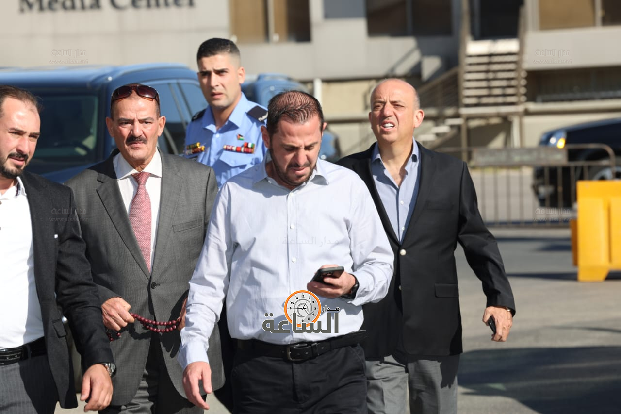 Madar Al-Saa Images 0.7394475343301149