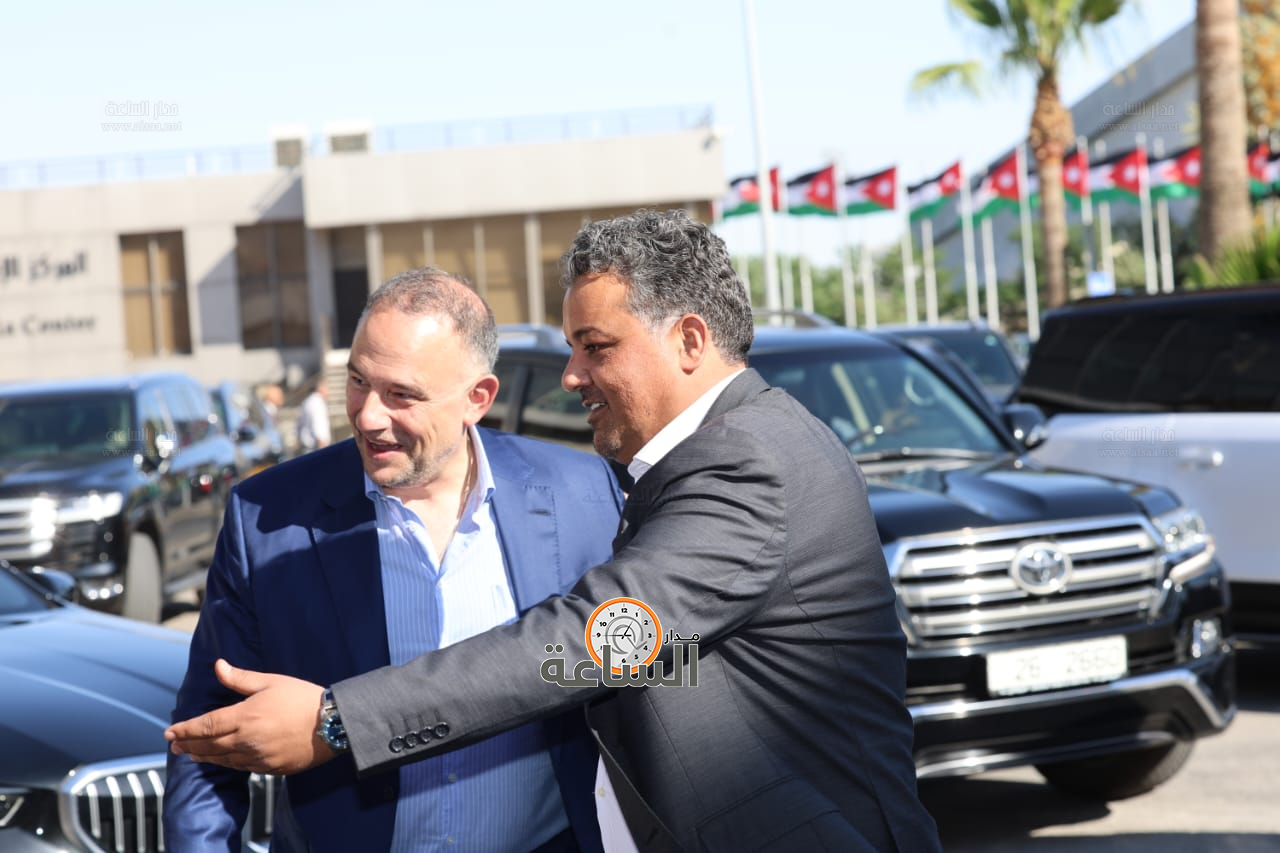 Madar Al-Saa Images 0.4859939440243719