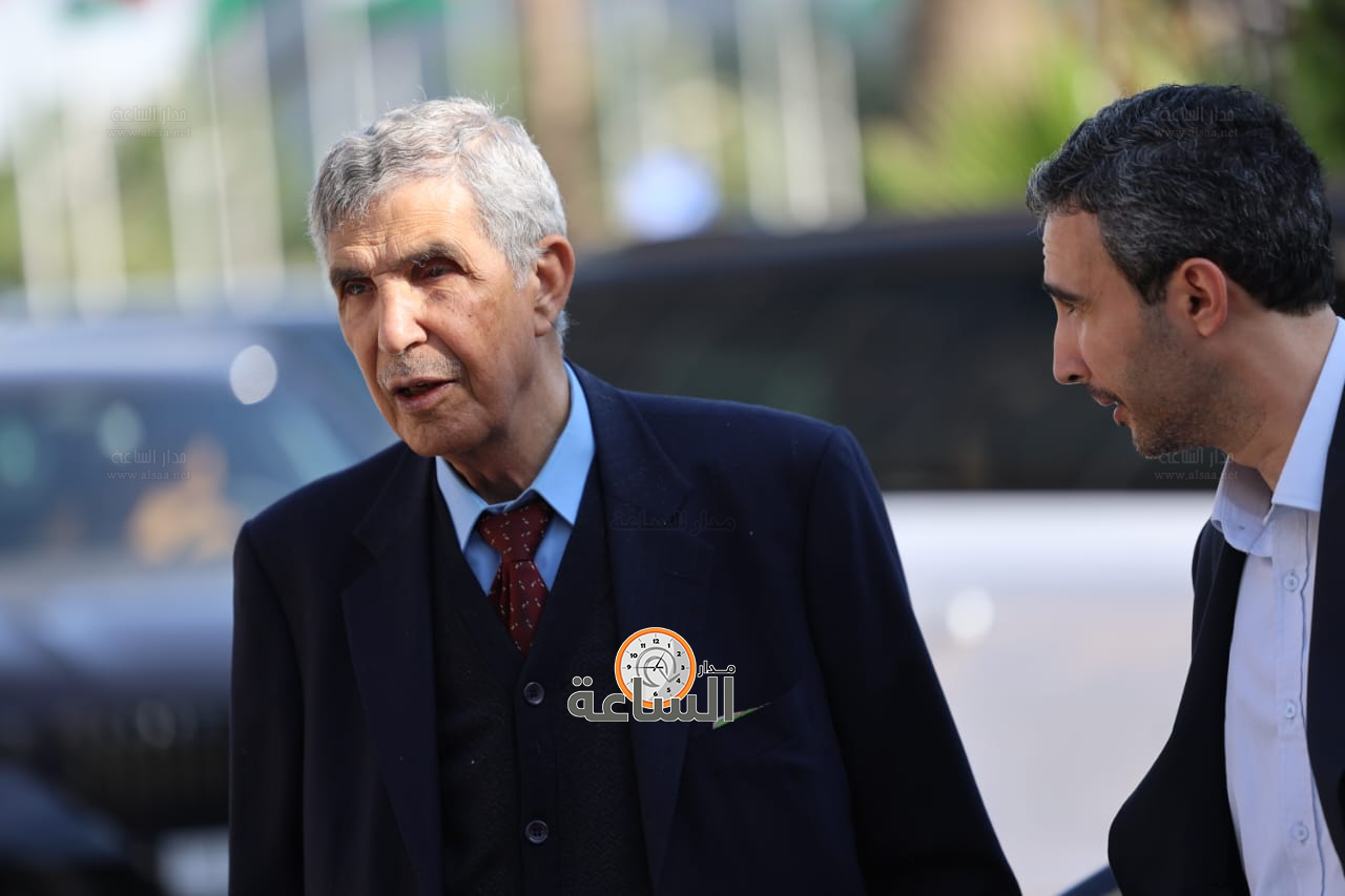 Madar Al-Saa Images 0.24252659563107126