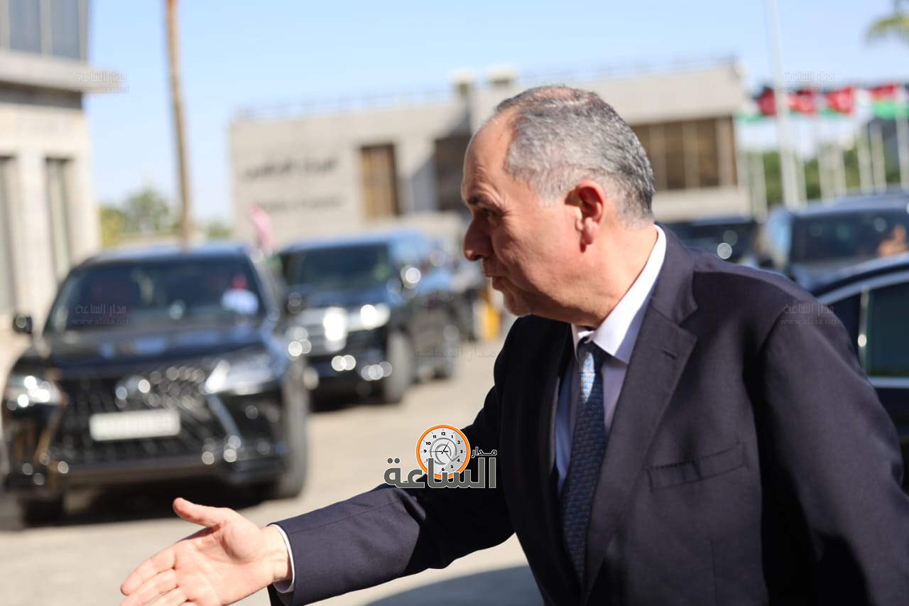 Madar Al-Saa Images 0.7605498977353274