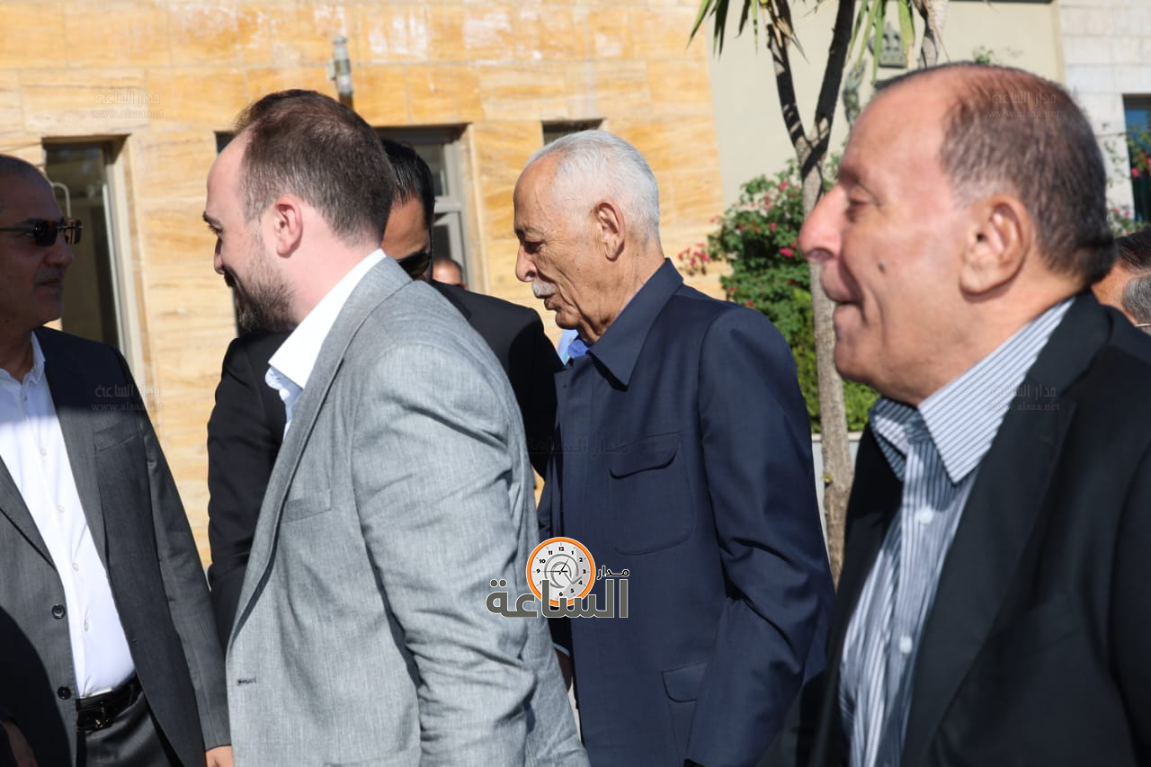 Madar Al-Saa Images 0.6417846360503966