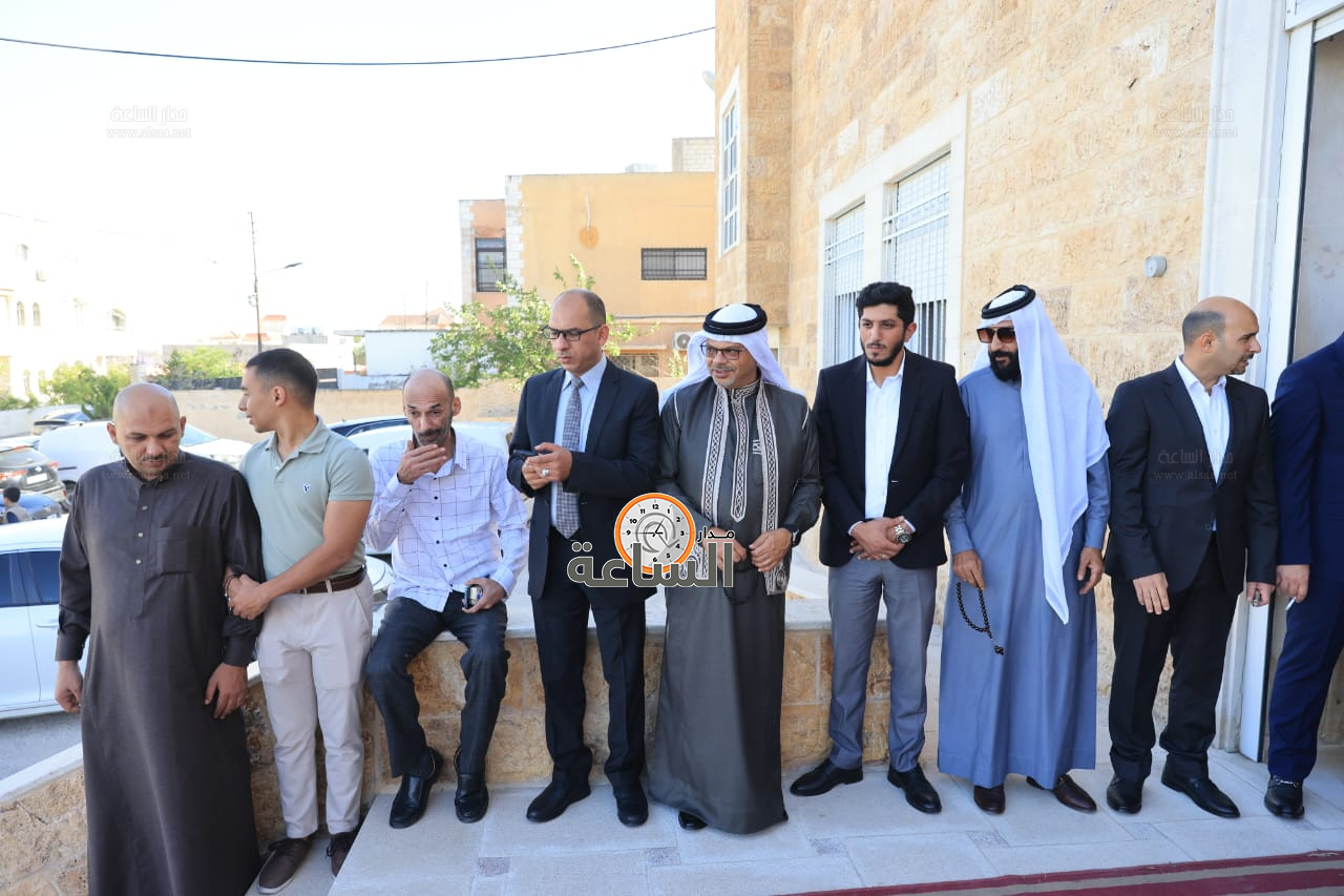 Madar Al-Saa Images 0.05820501184042359