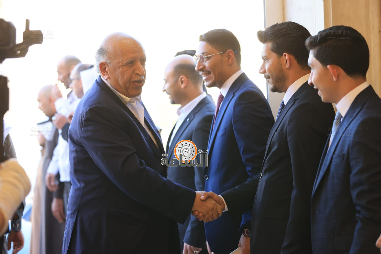 Madar Al-Saa Images 0.9522616981114824