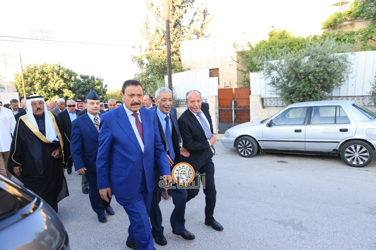 Madar Al-Saa Images 0.9245489894948995