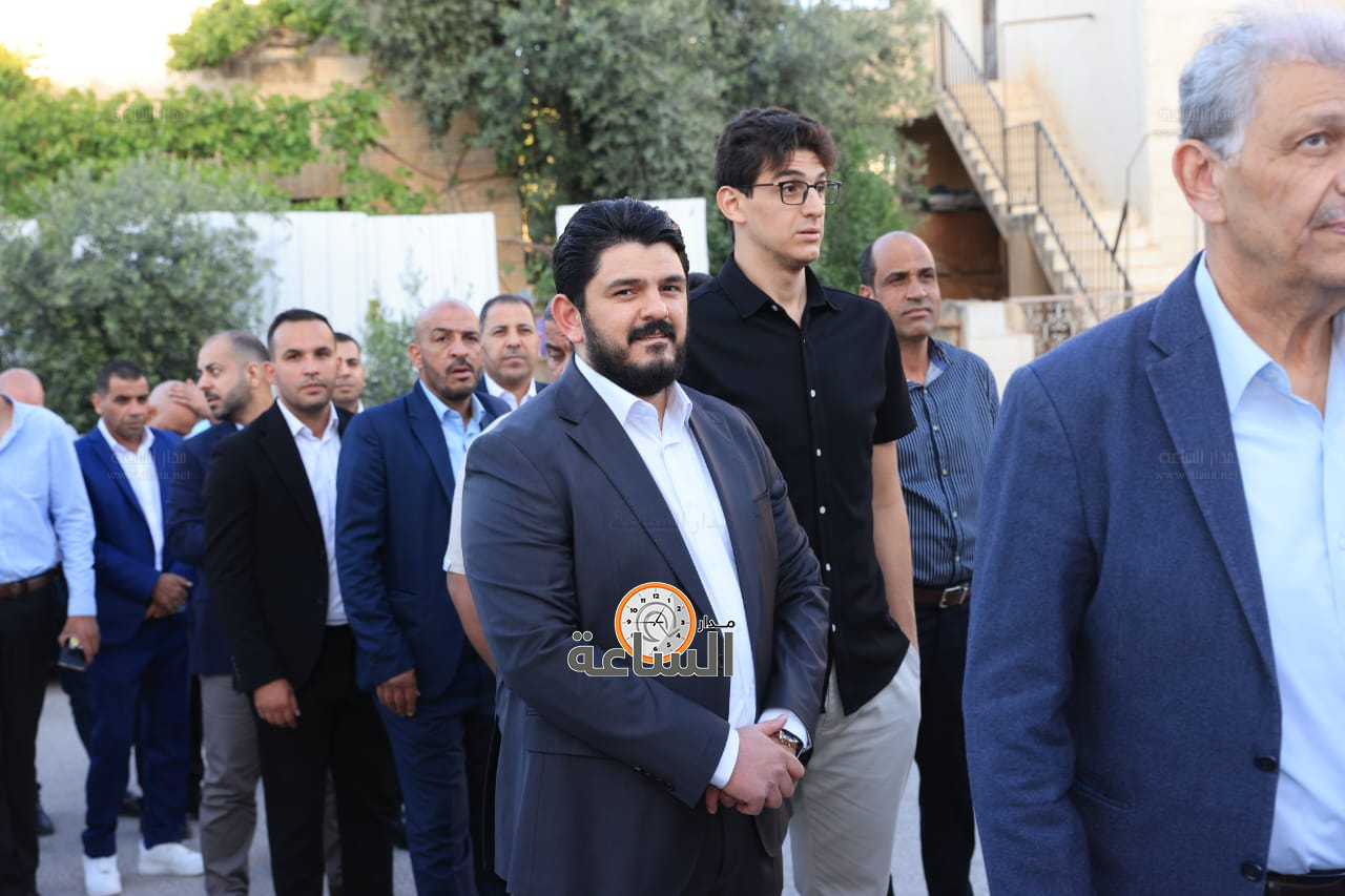 Madar Al-Saa Images 0.3818214394961118