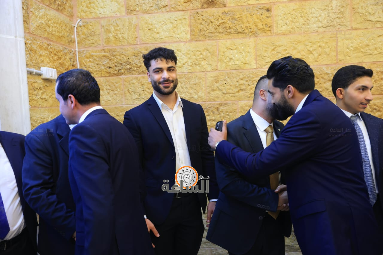 Madar Al-Saa Images 0.4371749408688509