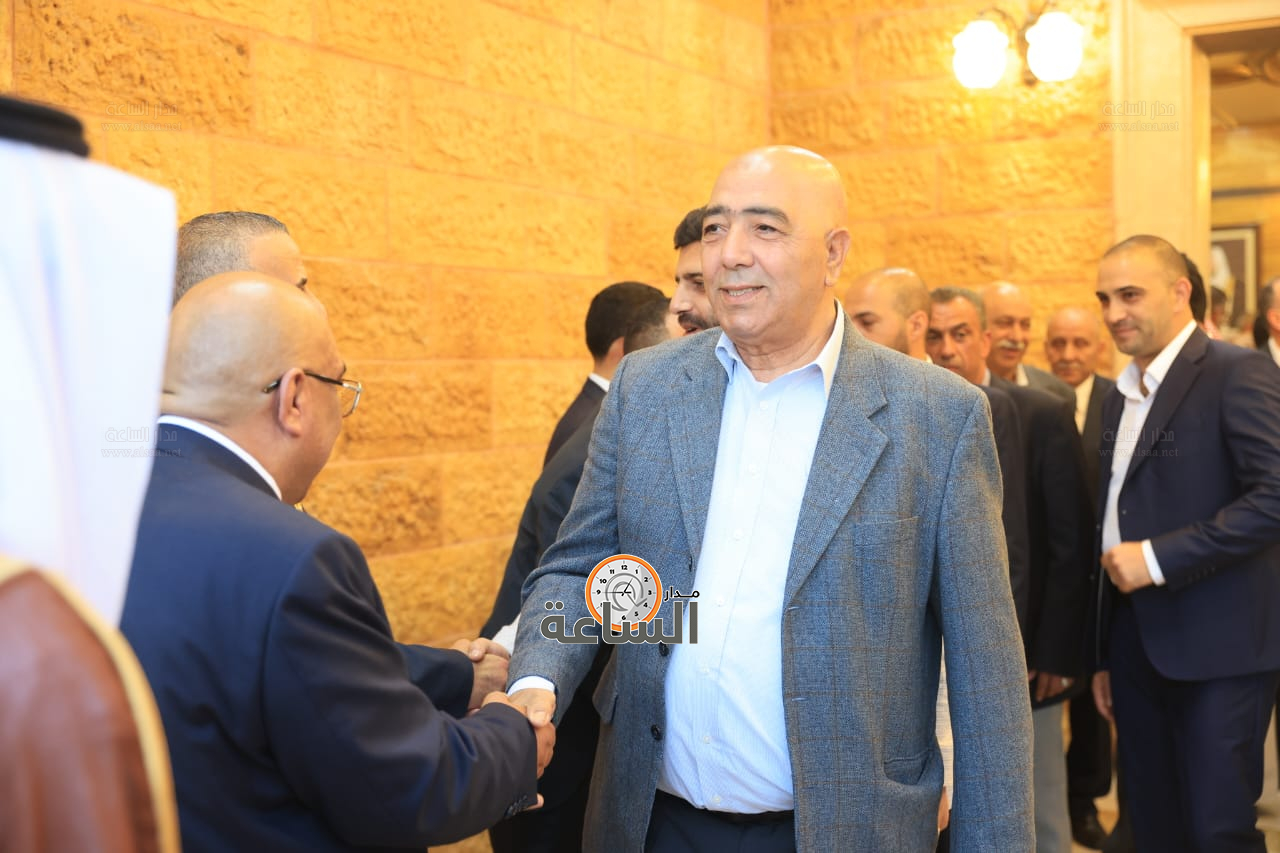 Madar Al-Saa Images 0.69497852633301