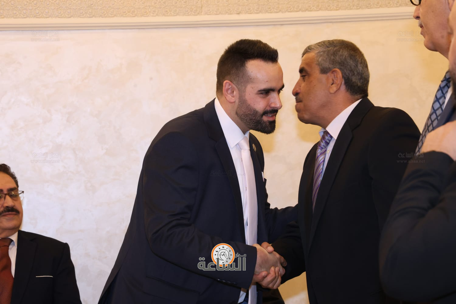 Madar Al-Saa Images 0.554061068767122