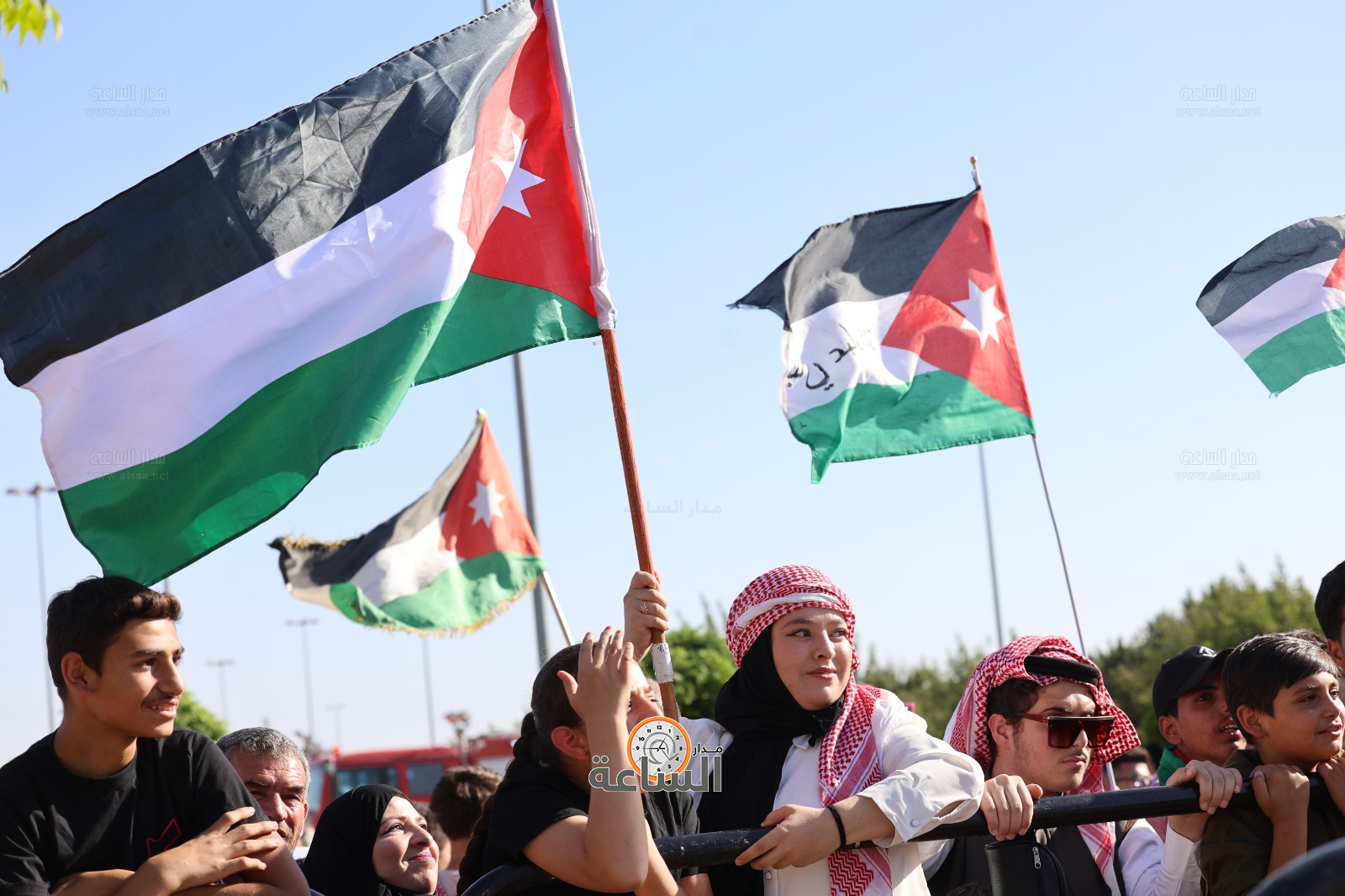 Madar Al-Saa Images 0.42678393754477617