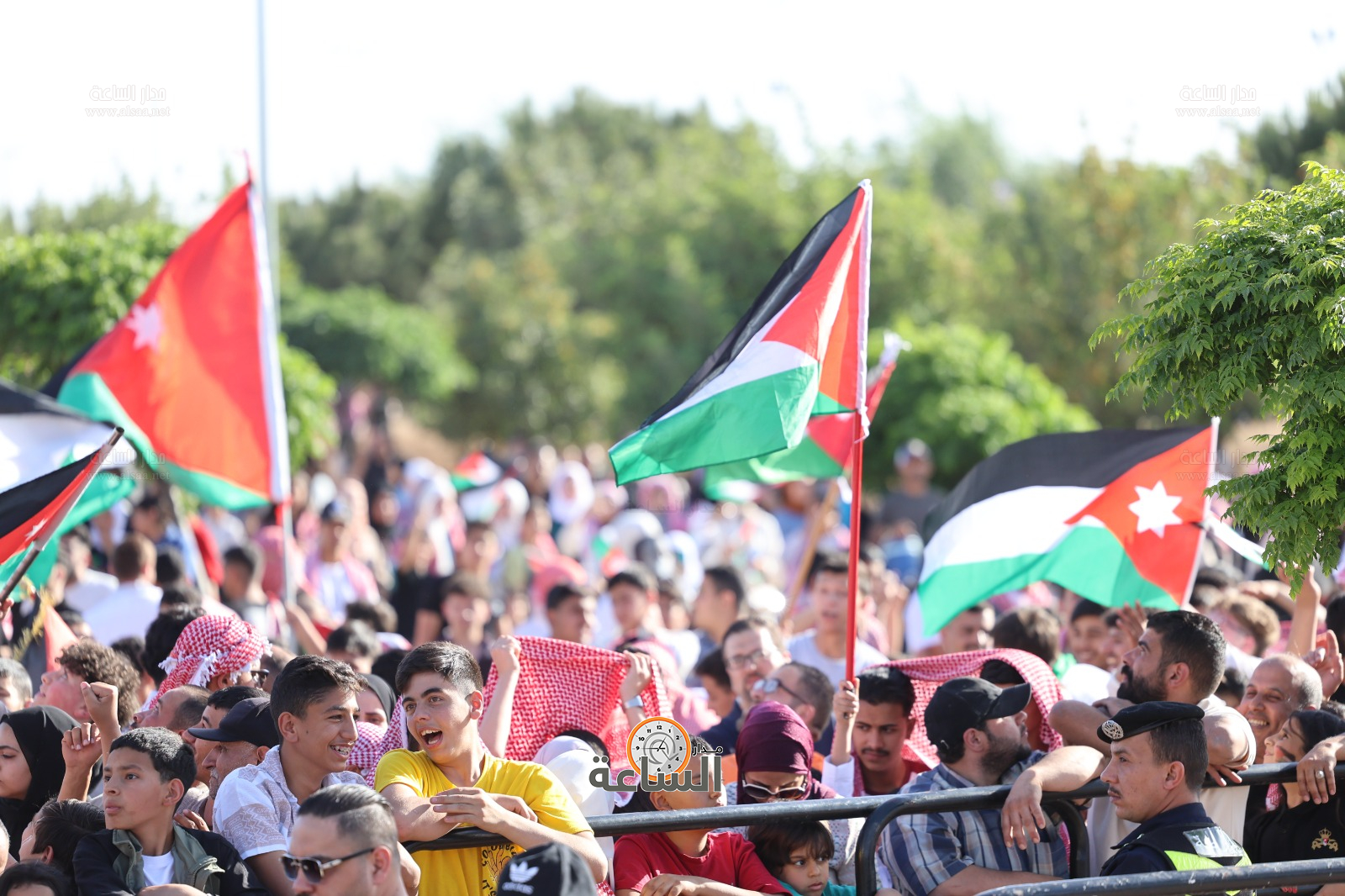 Madar Al-Saa Images 0.004969067036937891