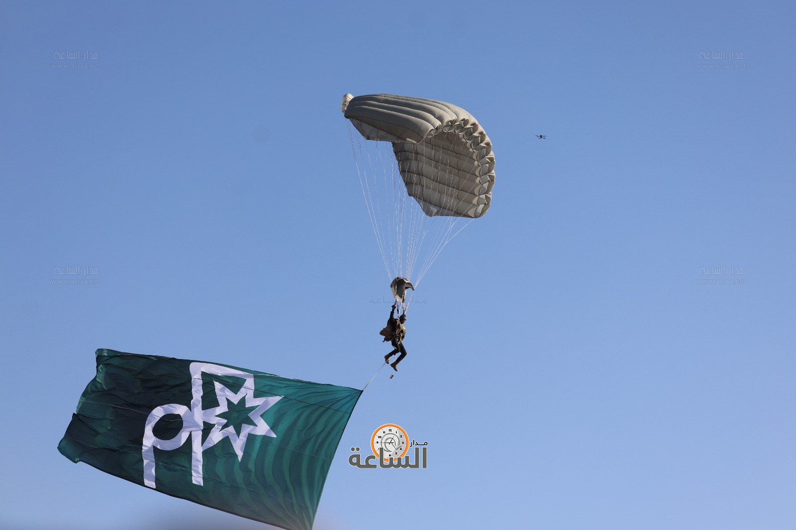 Madar Al-Saa Images 0.758510535106623