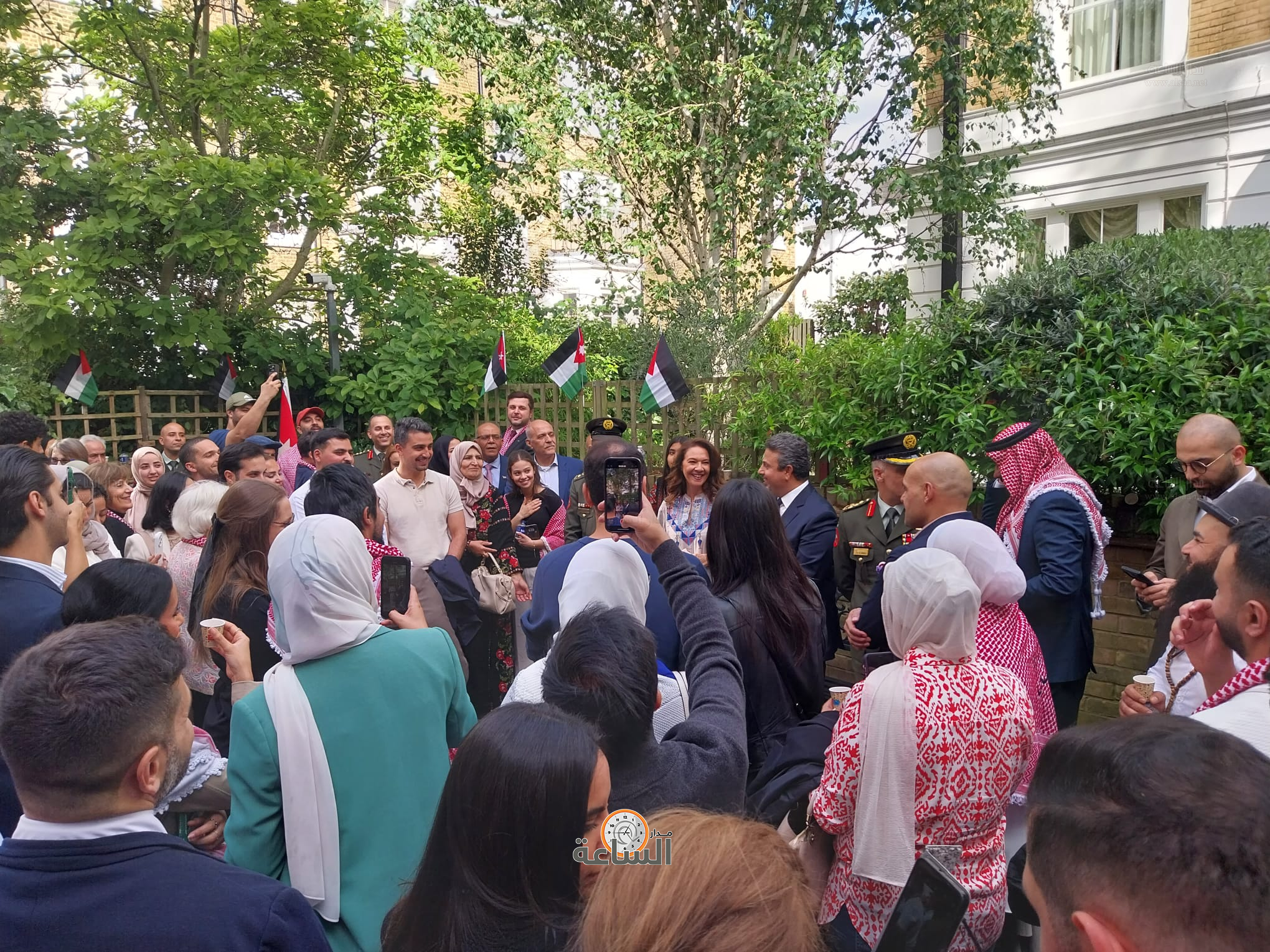 Madar Al-Saa Images 0.5787417492663923