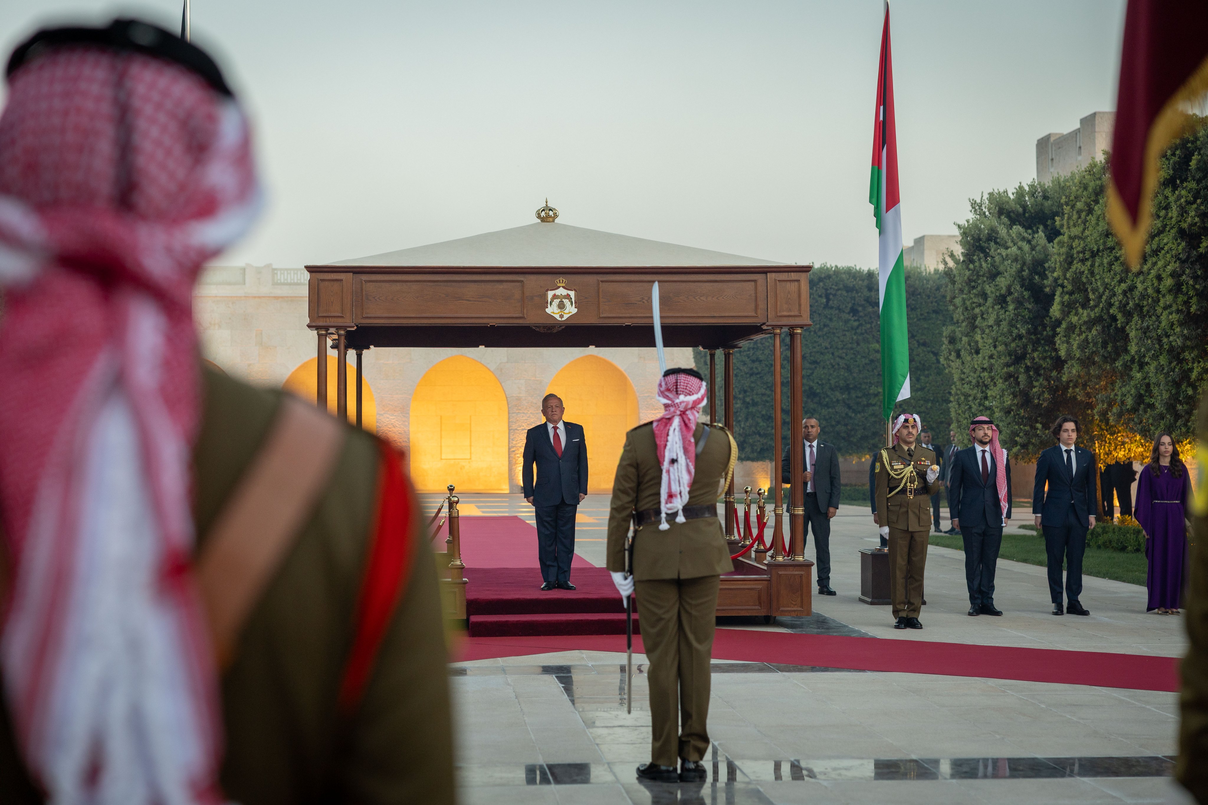 Madar Al-Saa Images 0.24653563230666564