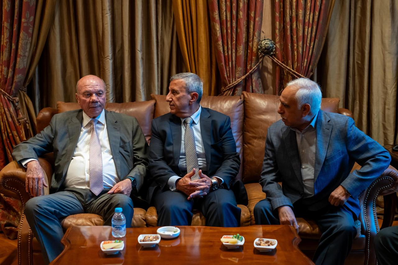 Madar Al-Saa Images 0.5730142743679589