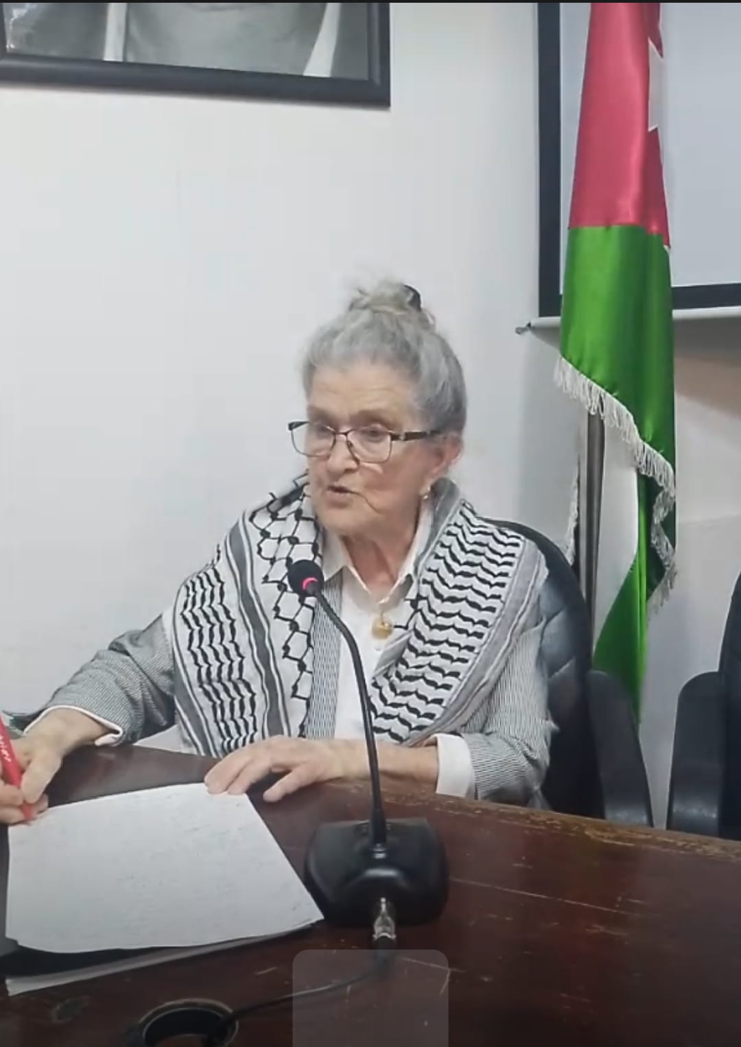 Madar Al-Saa Images 0.7396913247265164